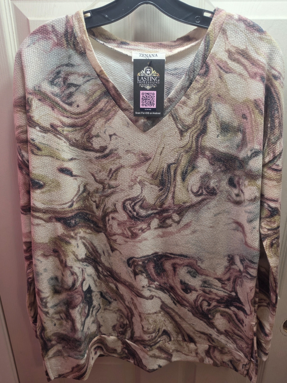 Zenana Outfitters Women’s V-Neck Marble Print Long Sleeve Top in Pink and Cream